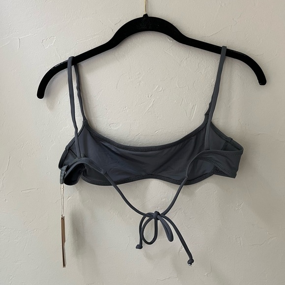 🩶SKIMS SWIM MICRO SCOOP BIKINI TOP IN GUNMETAL XS - Picture 6 of 6